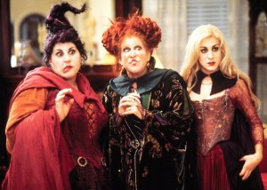 HOCUS POCUS (USA 1992, Regie: Kenny Ortega) v.r. Sarah Jessica Parker, Bette Midler, Kathy Najimy / Hexen ------- WICHTIG: Nutzung nur redaktionell mit Filmtitelnennung bzw. Berichterstattung ber diesen Film. Buch- und Kalendernutzungen nur nach Absprache. --- IMPORTANT: To be used solely for editorial coverage of this specific motion picture/tv programme/ RTG2 Picture AllianceEverett Collection